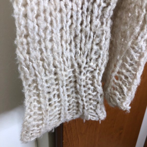 Cable Knit Crochet Sweater Hoodie Sz Medium Pullover Cabin Core Cozy Soft Pocket - Picture 11 of 11